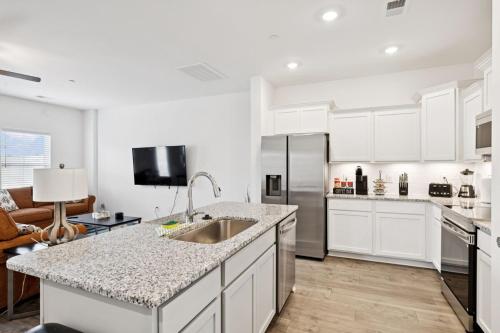 Beautiful and SUPER comfy home! in Springhila (TN)
