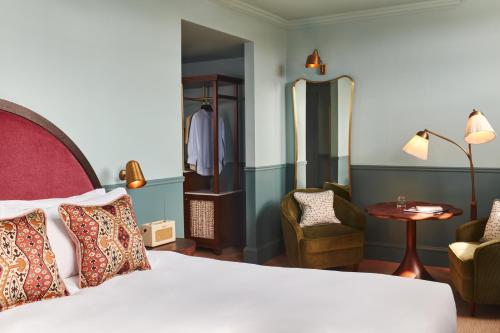 room detail thumbnail 1