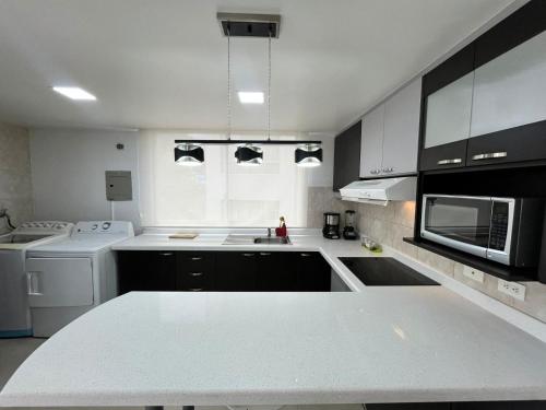 ItsaHome Apartments - Torre Van Gogh in El Giron