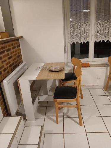 Studio cosy à Sedan avec jardin clôturé de 22 m² (Studio cosy a Sedan avec jardin cloture de 22 m²) in เซด็อง