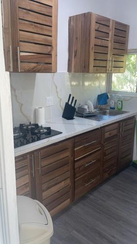 ห้องครัว, Bargain Beach Getaway in กาโนเซโก