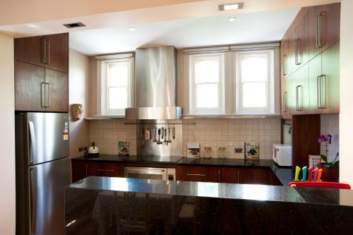 Lowena Cafe and Accommodation - Collinsvale
