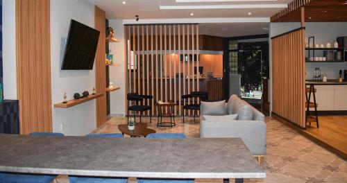 Uniko Living Roma – Mexico City, CT