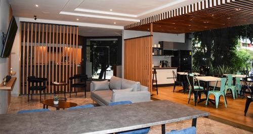 Uniko Living Roma – Mexico City, CT