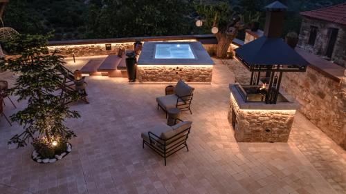 บริการและสิ่งอำนวยความสะดวก, La Villa de Madeleine - Stone Villa with outdoor hot tub in Arcadia, Peloponnese in อากีออส อิโออันนิส (วอเรีย คีนูเรีย)