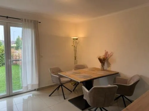Moderne Erdgeschosswohnung und eigenem Garten für bis zu 4 Personen in Ketsch, Deutschland