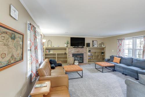 Central & Private Milan Home ~ 10 Mi to Sandusky! in Milan (Ohio)