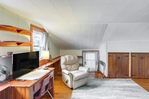 Central & Private Milan Home ~ 10 Mi to Sandusky! in Milan (Ohio)