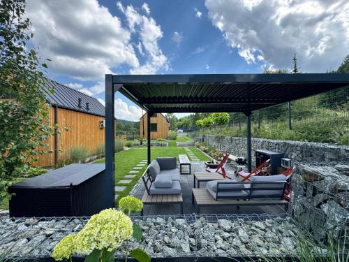 Kert, Sovanova Domki w Górach Sowich z Tarasem i Widokiem (Sovanova Domki w Gorach Sowich z Tarasem i Widokiem) in Gluszyca Gorna