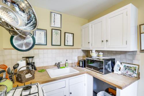 2 Mi to Norman Rockwell Museum: Stockbridge Apt! in Stockbridge (Massachusetts)