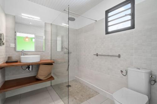 Three-Bedroom Villa image 9