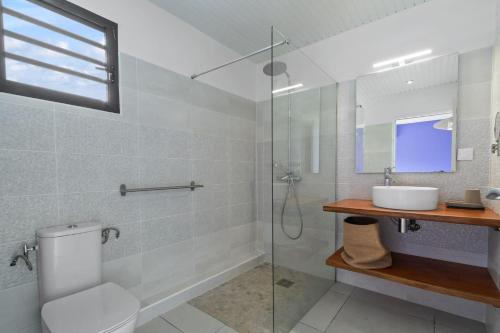 Three-Bedroom Villa image 4