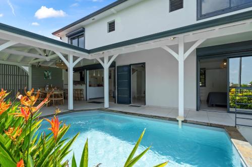 Three-Bedroom Villa image 1