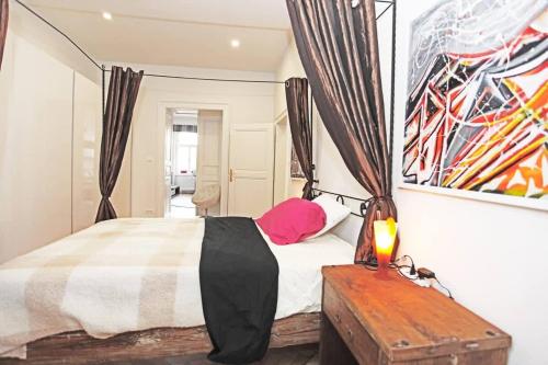 Stylish River-view Apartment - image 11