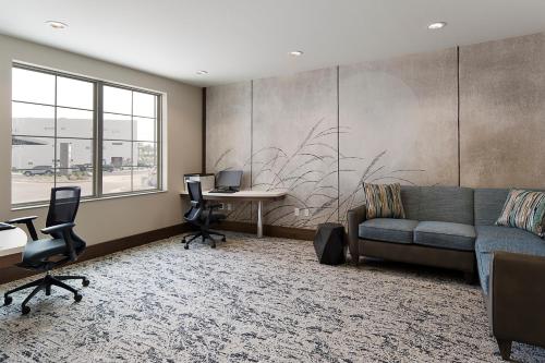 ClubHouse Hotel & Suites Rapid City - image 11