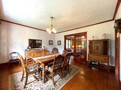 Cedar Garden Cottages - Big Bay
