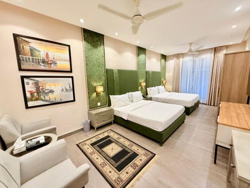 Deluxe Twin Room image 2