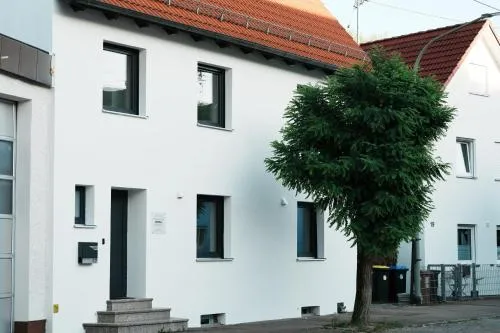 Ferienhaus Zentral, nahe Legoland und Stadtmitte, Flussblick - Perfekt für Familien, Geschäftstreffen, Monteure und mehr! in Günzburg, Deutschland