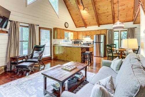 Creek Front Cabin w/ Hot Tub+Fire Pit, Blue Ridge