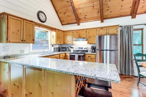 Picturesque Mountain Cabin with Hot Tub and Fire Pit! in Blue Ridge, USA