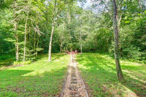 Picturesque Mtn Cabin with Hot Tub and Fire Pit! - image 3