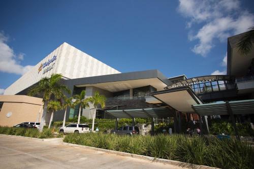 Comfy 3BR near the beach - image 5