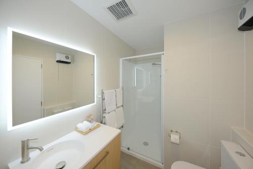 Two Bedroom Family Apartment image 5