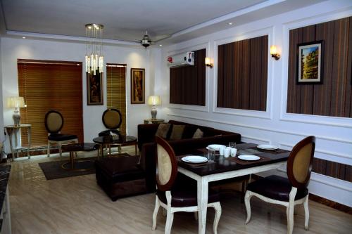 2 BR Suite Central location-Gulberg - image 3