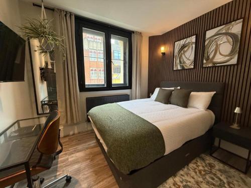 Luxury Double Liverpool City Centre Penthouses 8 guests over 2 apartments, Liverpool (photo 8)