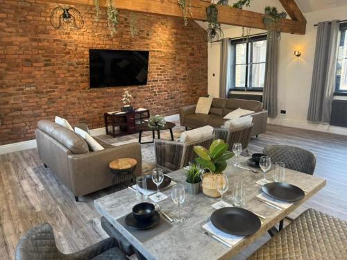 Luxury Double Liverpool City Centre Penthouses 8 guests over 2 apartments, Ливерпуль