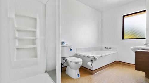 One-Bedroom Apartment image 1