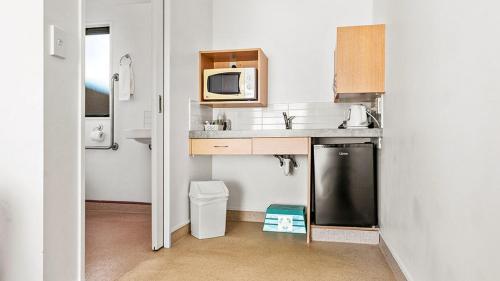Twin Room image 2