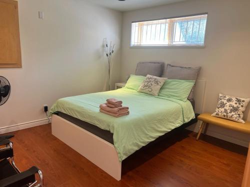 Chic 2BR Suite in Vancouver West~UBC & Downtown in Vancouver, Canada