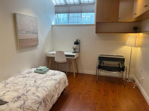 Chic 2BR Suite in Vancouver West~UBC & Downtown in Vancouver, Canada