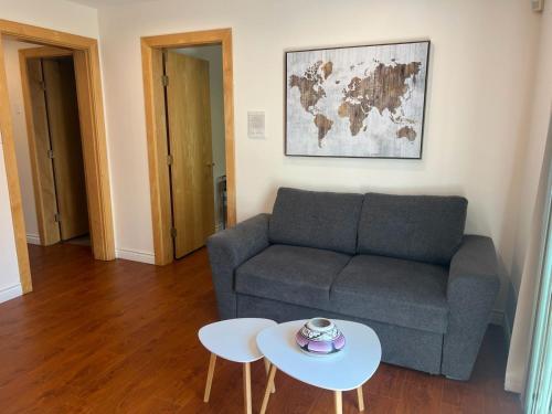 Chic 2BR Suite in Vancouver West~UBC & Downtown in Vancouver, Canada
