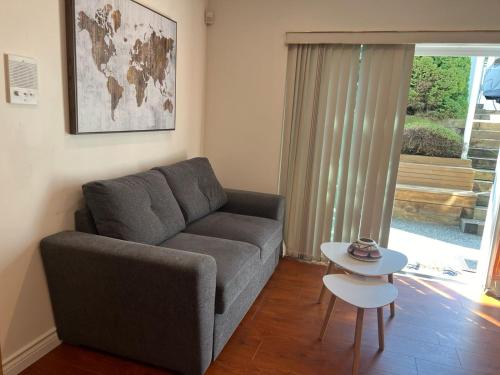 Chic 2BR Suite in Vancouver West~UBC & Downtown in Vancouver, Canada