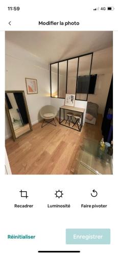 Parisian little house-studio, Paříž