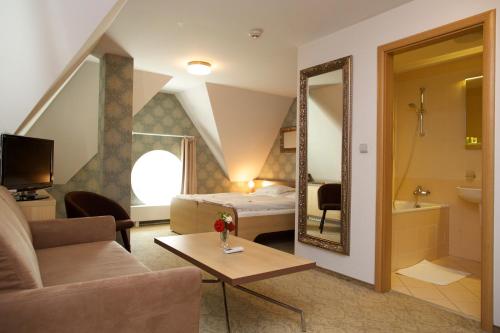 Bathroom, Hotel Zamek Berchtold in Pruhonice