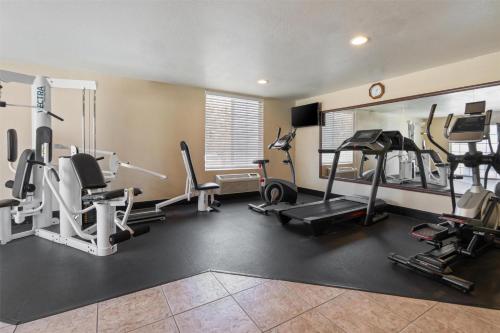 Best Western Plus John Jay Inn & Suites in Palmdale, USA