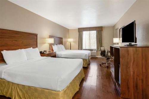 Best Western Plus John Jay Inn & Suites - image 9
