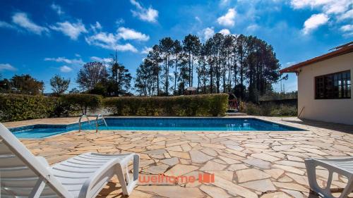 Casa de campo em Cotia com piscina e lazer