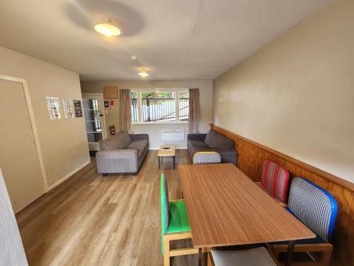 Pinewood Lodge - image 9