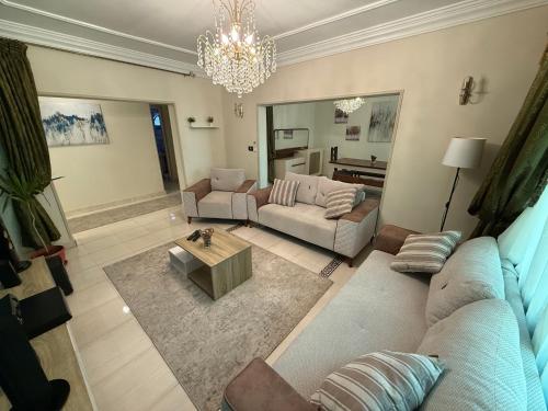 Luxury Apartment in Maadi Nile View - شقة فاخره بالمعادي كورنيش النيل Room Type - Apartment