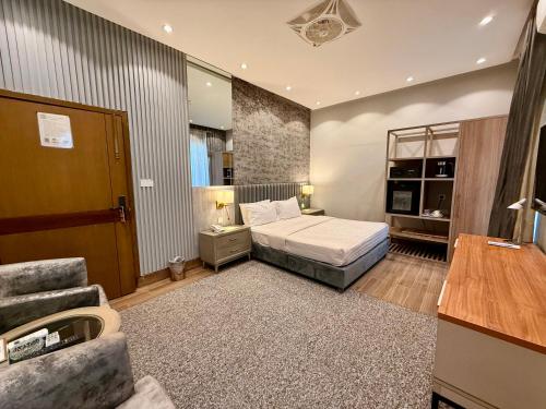 Superior Single Room image 4