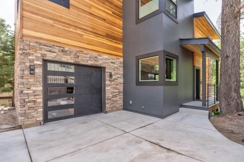 Mariposa Grove Creekside Retreat in Fish Camp (CA)