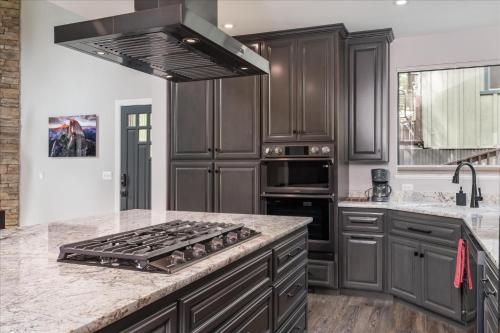 Mariposa Grove Creekside Retreat in Fish Camp (CA)