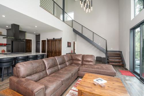 Mariposa Grove Creekside Retreat in Fish Camp (CA)