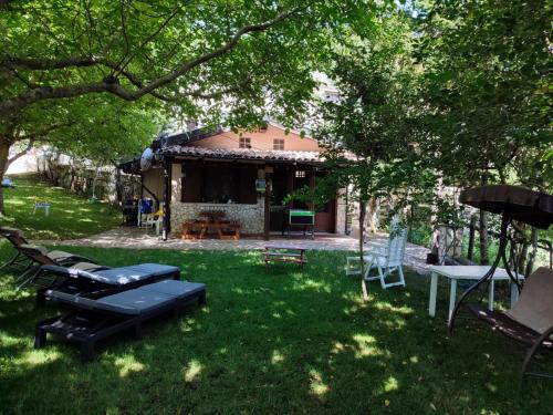 Chalet in montagna con piscina in Montesano sulla Marcellana