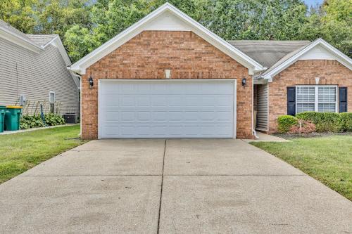 Cozy and Spacious Spring Hill 3BR 2bath Home