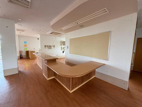 ハイ沖縄金武店トイレお風呂共用 プレオープン中駐車場有 ペット同伴可能長期滞在可能2025年10月より車貸し出しサービス有希望であればお申し付けください in Kin